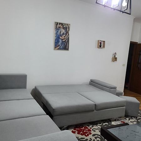 Apartament Center Tirana Buitenkant foto