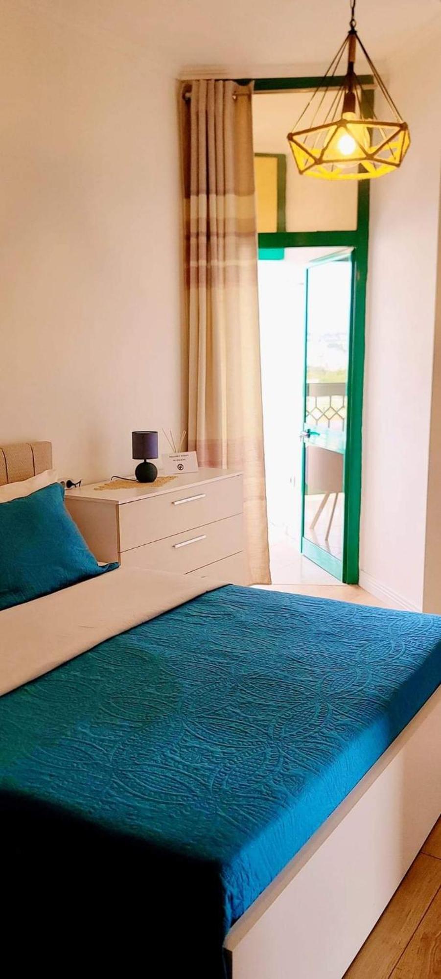Apartament Center Tirana Buitenkant foto